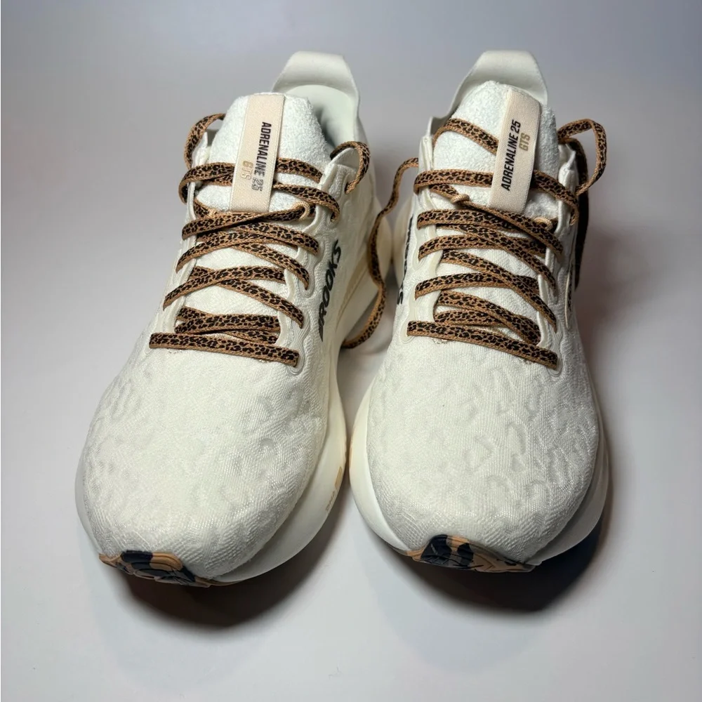 Brand New In Box Brooks Adrenaline GTS 25 Womens Size 7 Cream and Tan Accents - Picture 12 of 15